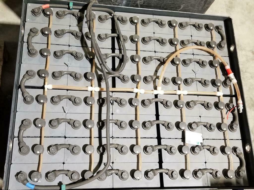 Heftruck batterij 80 volt 625, Ophalen of Verzenden, Gebruikt