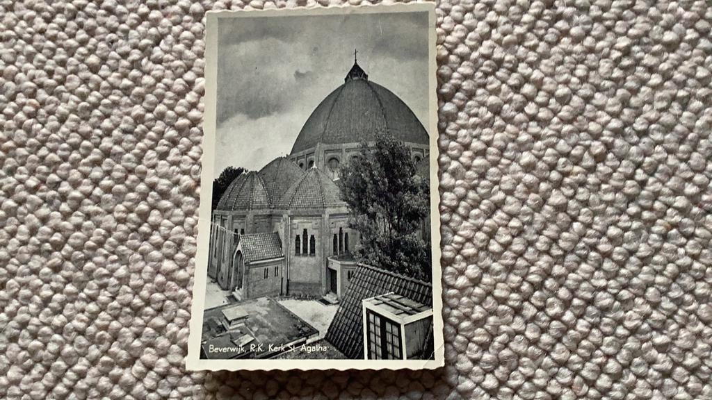 Ansichtkaart Beverwijk R.K. Kerk St. Agatha. 939, Ophalen of Verzenden, 1940 tot 1960, Gelopen, Noord-Holland
