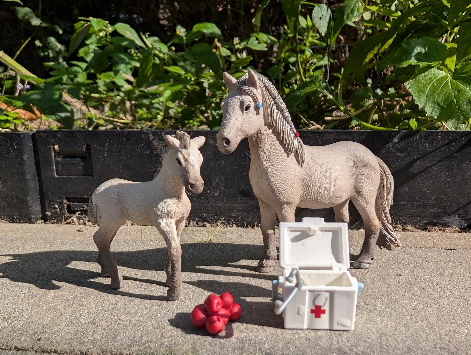 Schleich paard met veulen en accessoires, Ophalen of Verzenden, Zo goed als nieuw