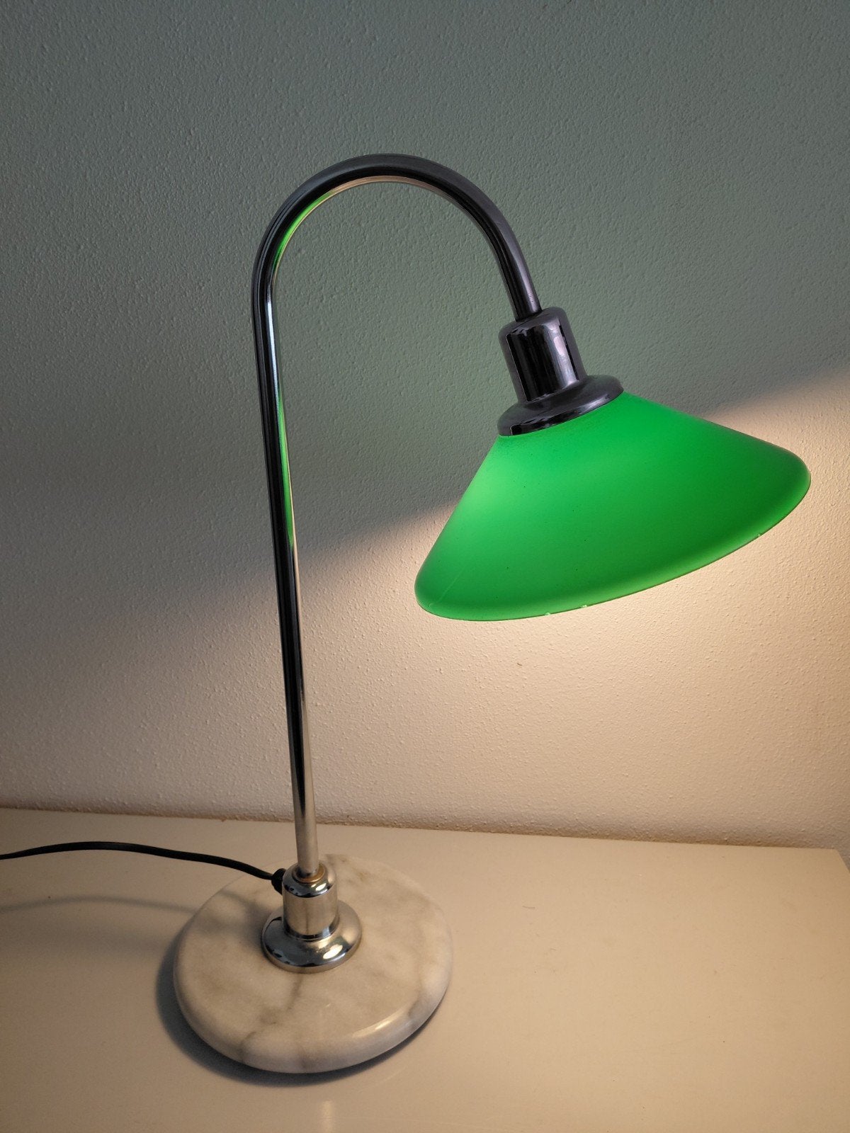 Groene tafellamp met marmeren voet, Gebruikt, Groen, Metaal, Modern