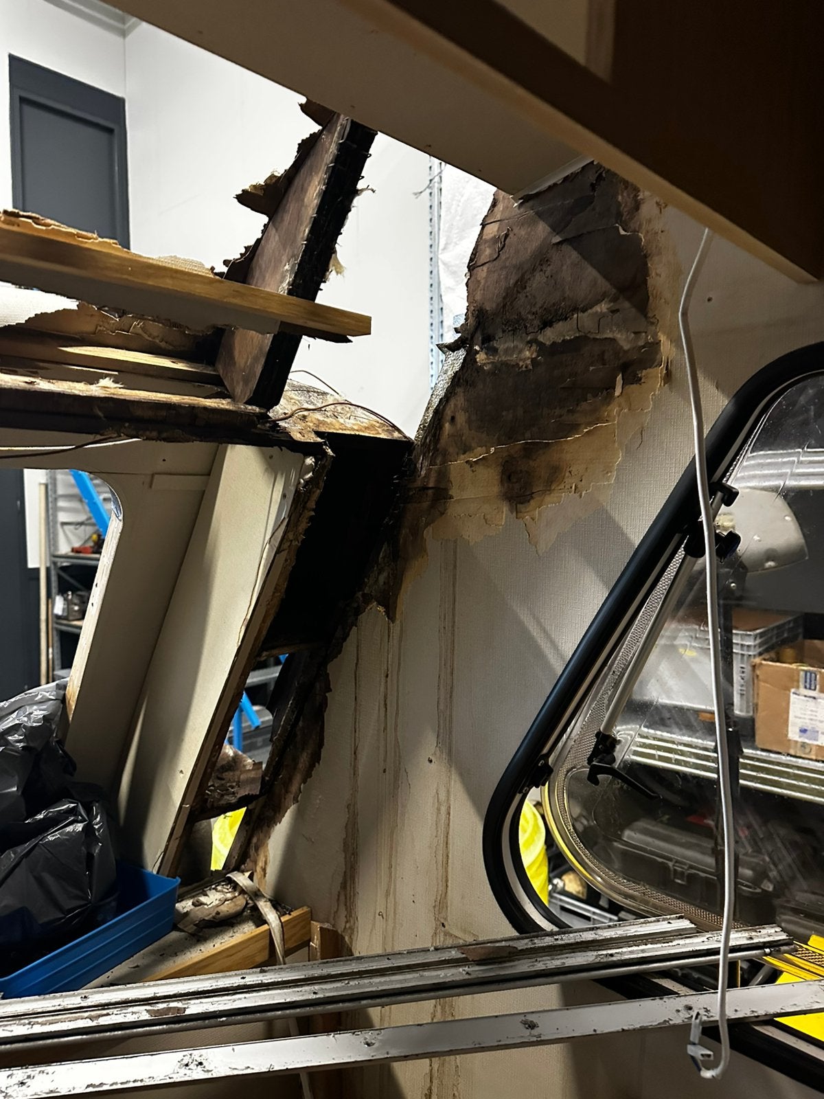 Kip 42ttz opknapper lekkage voor al gedemonteerd, Caravans en Kamperen, Kip, Omvormbare zithoek, Treinzit, Particulier