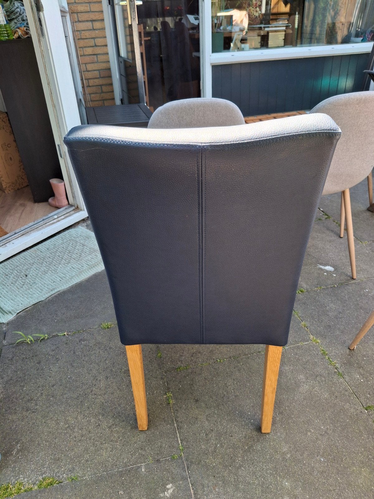Donkerblauwe eetkamerstoel (4 voor 20 euro), Ophalen, Gebruikt, Blauw, Leer