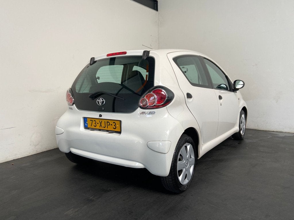 Toyota Aygo 1.0 VVT-i Comfort. Arco. Elek Pakket! (bj 2012), Voorwielaandrijving, Euro 5, Gebruikt, 4 stoelen