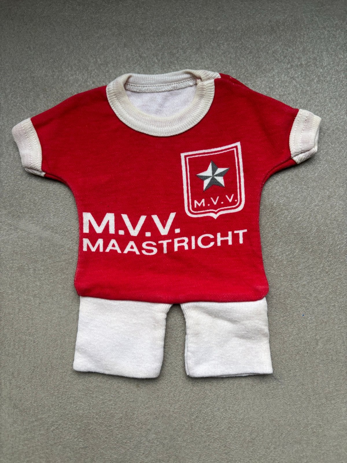Zeldzaam MVV Maastricht mini tenue - Vintage Staat, Ophalen of Verzenden, Gebruikt, Overige typen