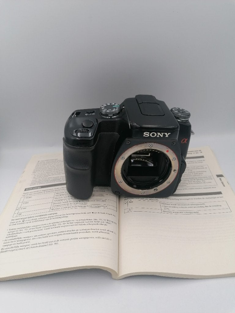 Sony A100 digital SLR camera body, Ophalen of Verzenden, Sony, Geen optische zoom