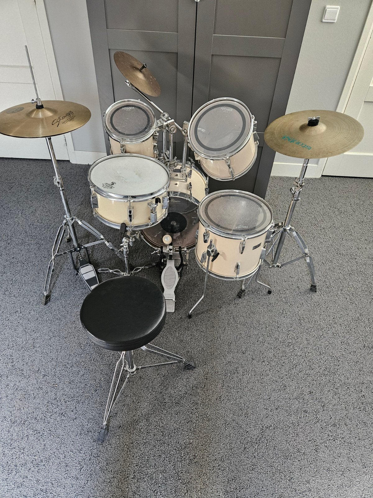 Compact vintage Trak drumstel met bekkens en kruk, Muziek en Instrumenten, Drumstellen en Slagwerk, Ophalen, Gebruikt, Premier