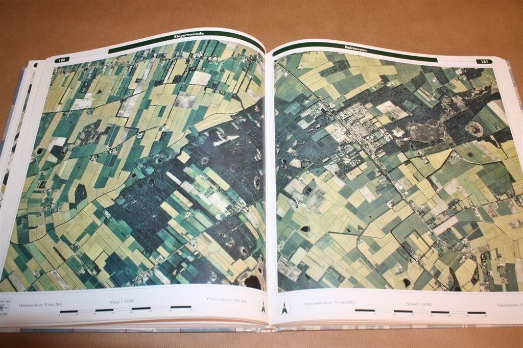 Dikke pil. Luchtfoto Atlas Provincie Fryslân., Ophalen of Verzenden, Zo goed als nieuw