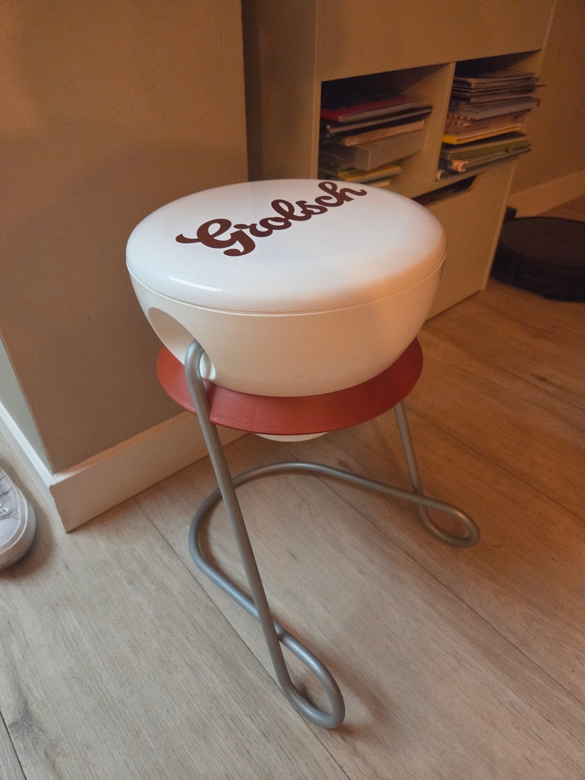 Mooi oud Grolsch tafeltje / bijzettafeltje, Minder dan 45 cm, Minder dan 55 cm, Gebruikt, Metaal of Aluminium