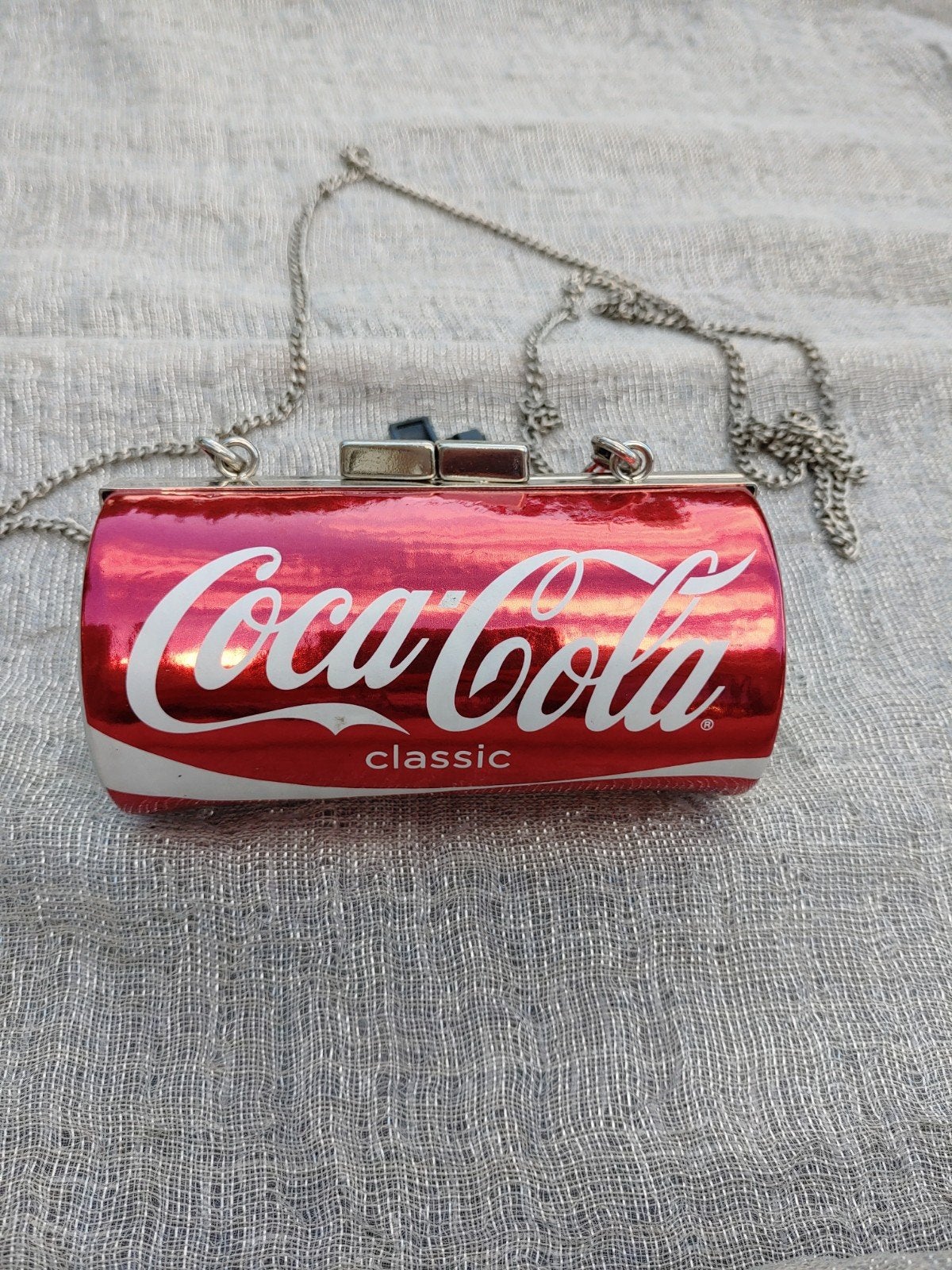 cola blikje schoudertas, Ophalen of Verzenden, Zo goed als nieuw, Rood