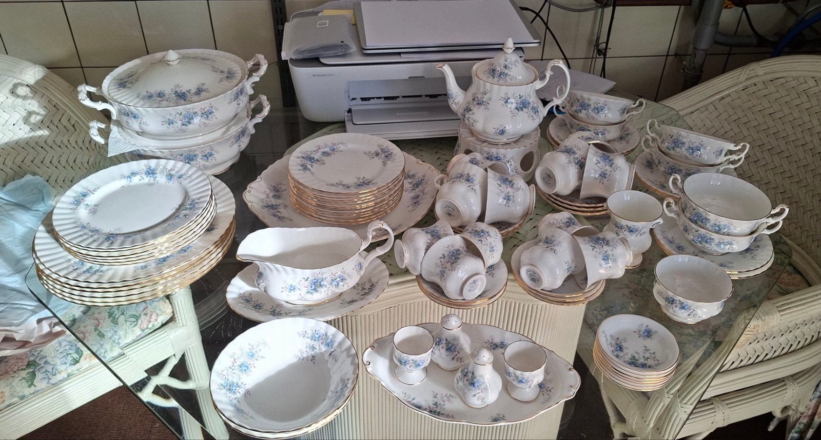 royal albert bleu blossom servies, Antiek en Kunst, Ophalen