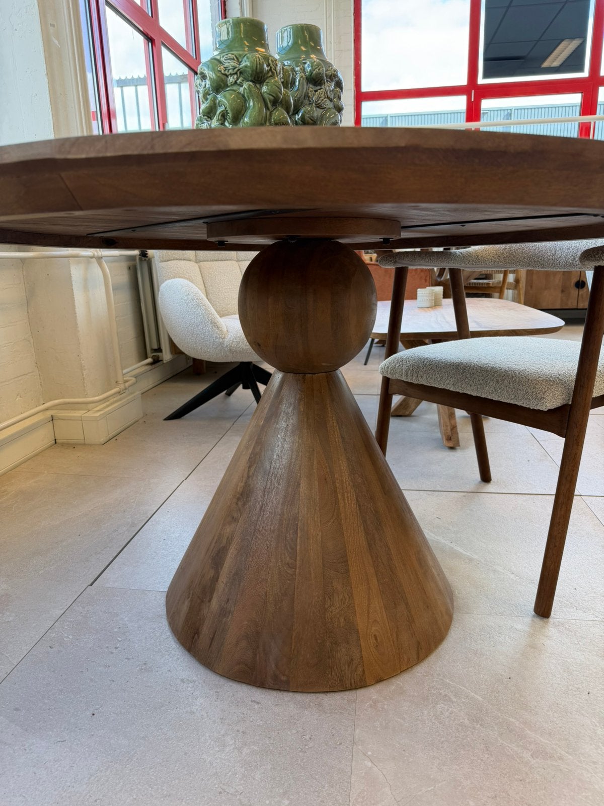 Magazijn leegverkoop ronde eettafel mangohout conische poot, Hout, Nieuw, Ophalen of Verzenden, Info@wkhome.nl
