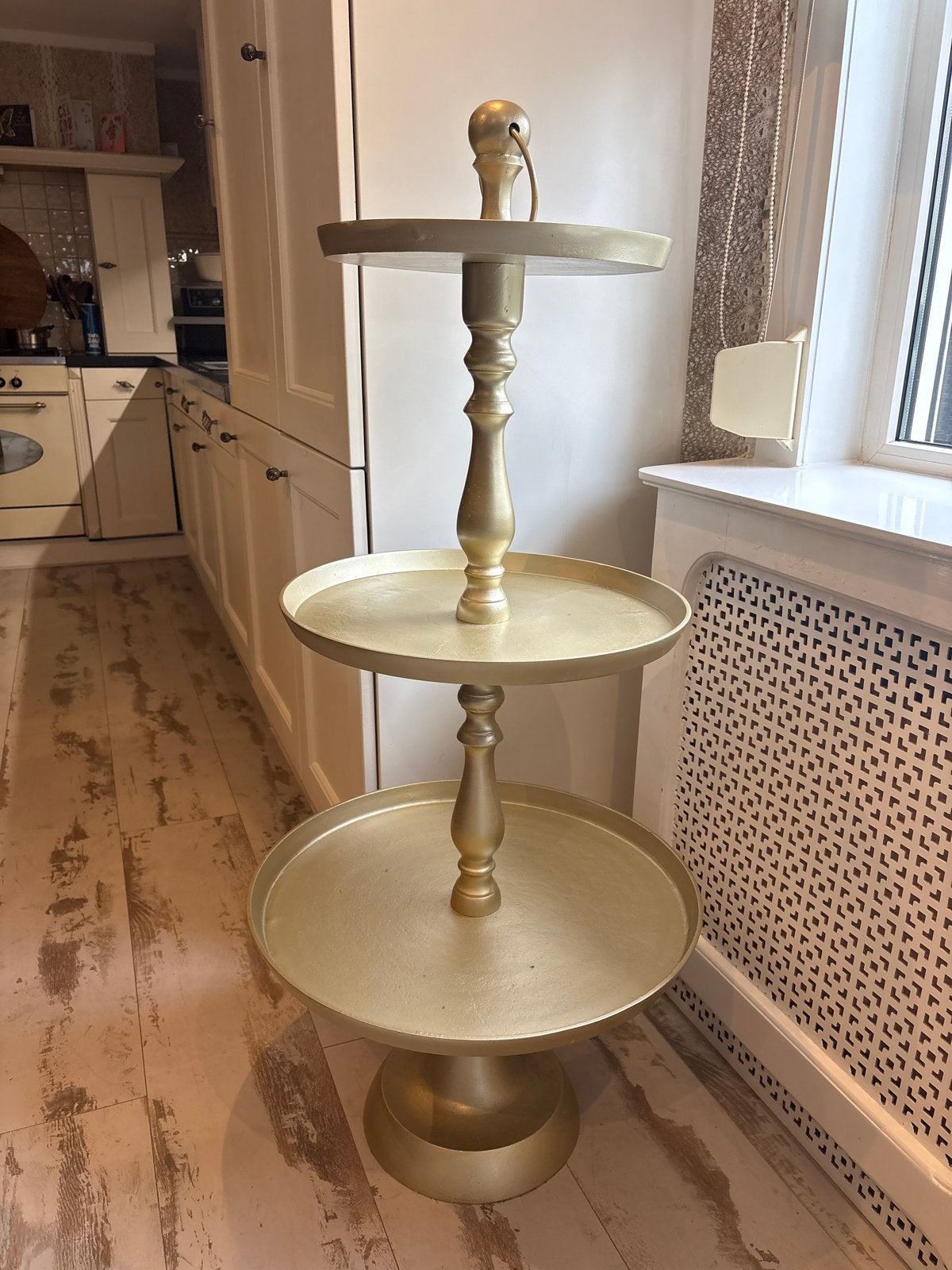 Gouden etagere met 3 lagen - Perfect voor decoratie, Ophalen, Klassiek, Zo goed als nieuw, Goud
