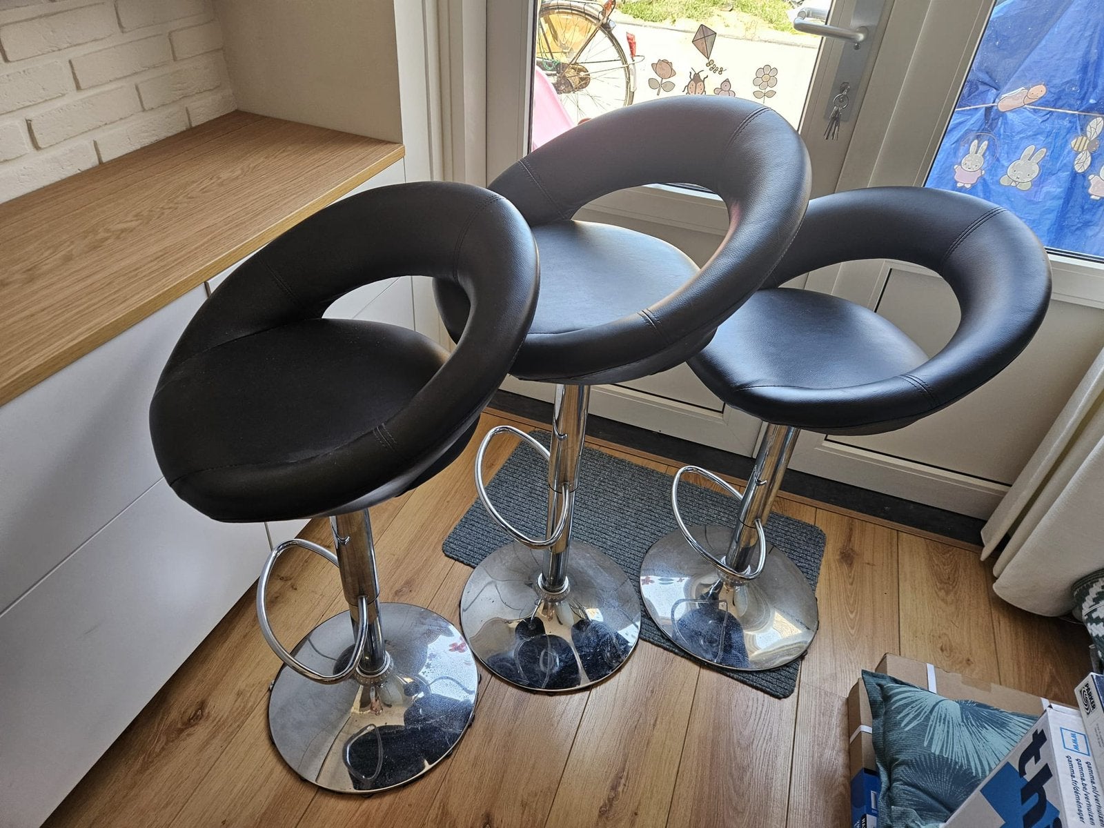 3 mooie moderne barkrukken, 2 krukken, Ophalen of Verzenden, Zo goed als nieuw, 60 tot 90 cm
