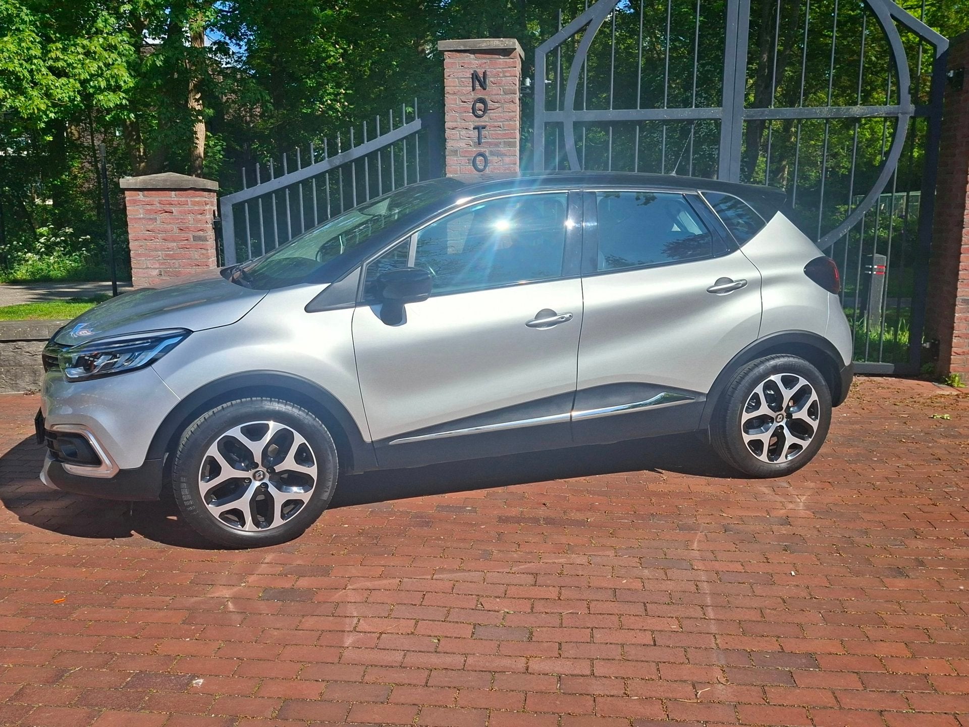 Foto 4 van Renault CAPTUR 0.9 TCe Life Navigatie Clima Xenon Isofix