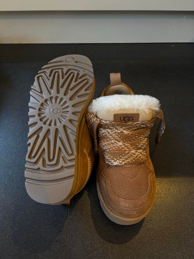 UGG sneakers laag met vacht maat 39 - nieuw, Bruin, Lage of Enkellaarzen, Nieuw, Ophalen of Verzenden