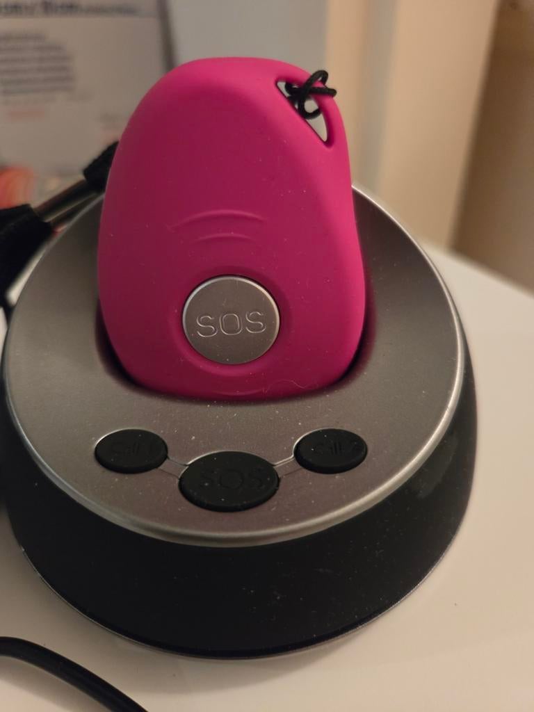 Wuzzi Alert Pebble - Mobiel Alarm (GPS) – Zo goed als nieuw!, Diversen, Verpleegmiddelen, Ophalen of Verzenden, Zo goed als nieuw
