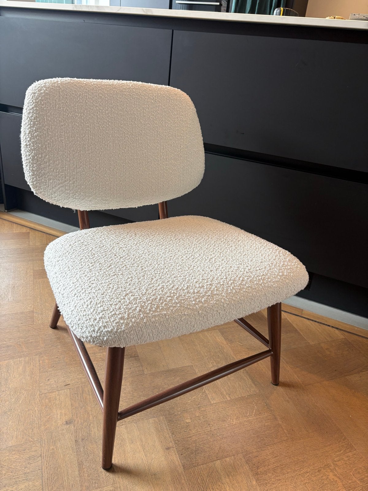 Karwei Fauteuil Japandi Stijl - Crème Bouclé Stof, Huis en Inrichting, Ophalen, Japandi, Wit, Zo goed als nieuw