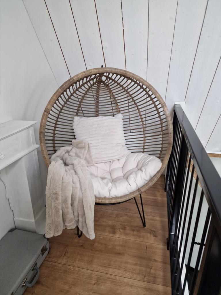 Sissyboy Homeland eggchair,hangstoel, Ophalen