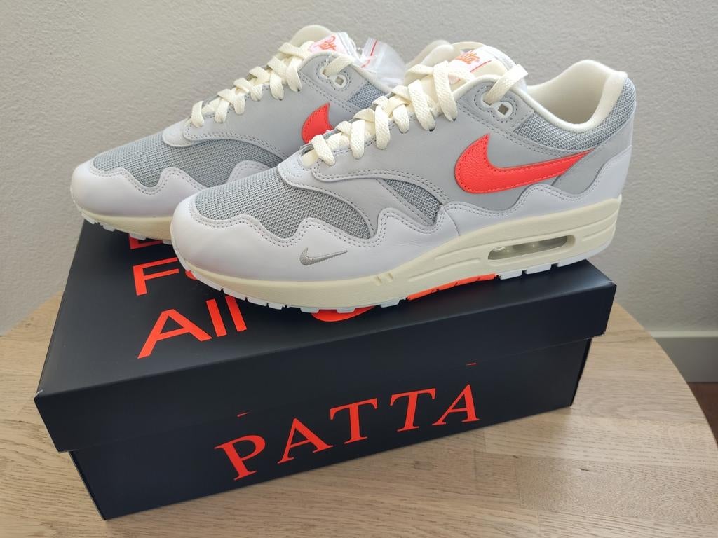 Nike Air Max 1 x Patta Waves White/Hyper Crimson maat 45/11, Kleding | Heren, Schoenen, Wit, Nike, Nieuw, Ophalen of Verzenden