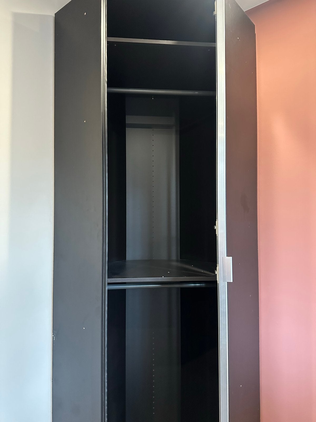 IKEA Aneim hoekkast met spiegeldeur - gratis af te halen, Huis en Inrichting, Gebruikt, 100 tot 150 cm, 200 cm of meer, Ophalen of Verzenden