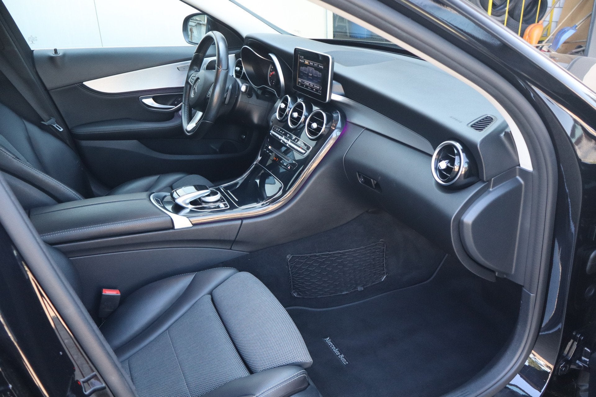 Mercedes-Benz C-Klasse 350 e Lease Edition Adap.cruise I Cam, Auto's, Mercedes-Benz, Automaat, Achterwielaandrijving, Gebruikt