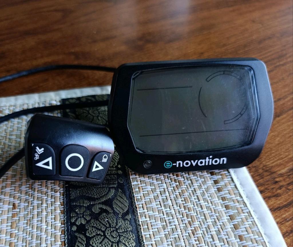 Gezocht: fietsdisplay E-novation LCD 6-pins, Fietsen en Brommers, Ophalen of Verzenden, Gebruikt