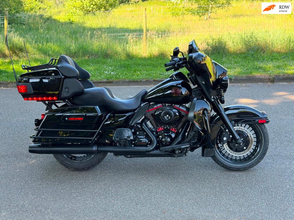 Harley Davidson FLHTCU Electra Glide Ultra Classic BLACK EDI, Motoren, Motoren | Harley-Davidson, Bedrijf, Toermotor, 1584 cc