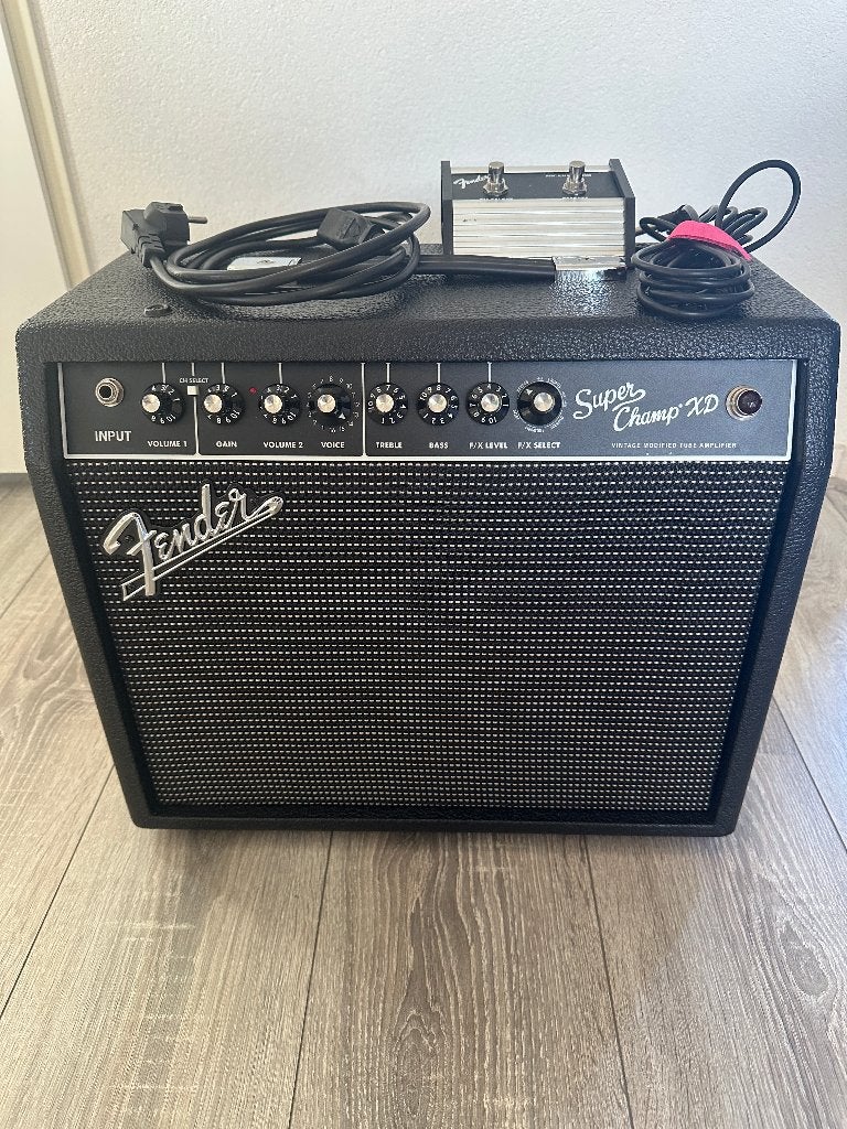 Fender Super Champ XD met footswitch in nieuwstaat, Muziek en Instrumenten, Ophalen, Zo goed als nieuw, Gitaar, Minder dan 50 watt
