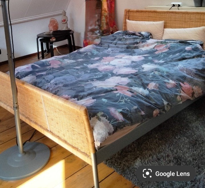 Rotan tweepersoonsbed met nachtkastjes, Huis en Inrichting, Ophalen, Overige materialen, Tweepersoons, Zo goed als nieuw