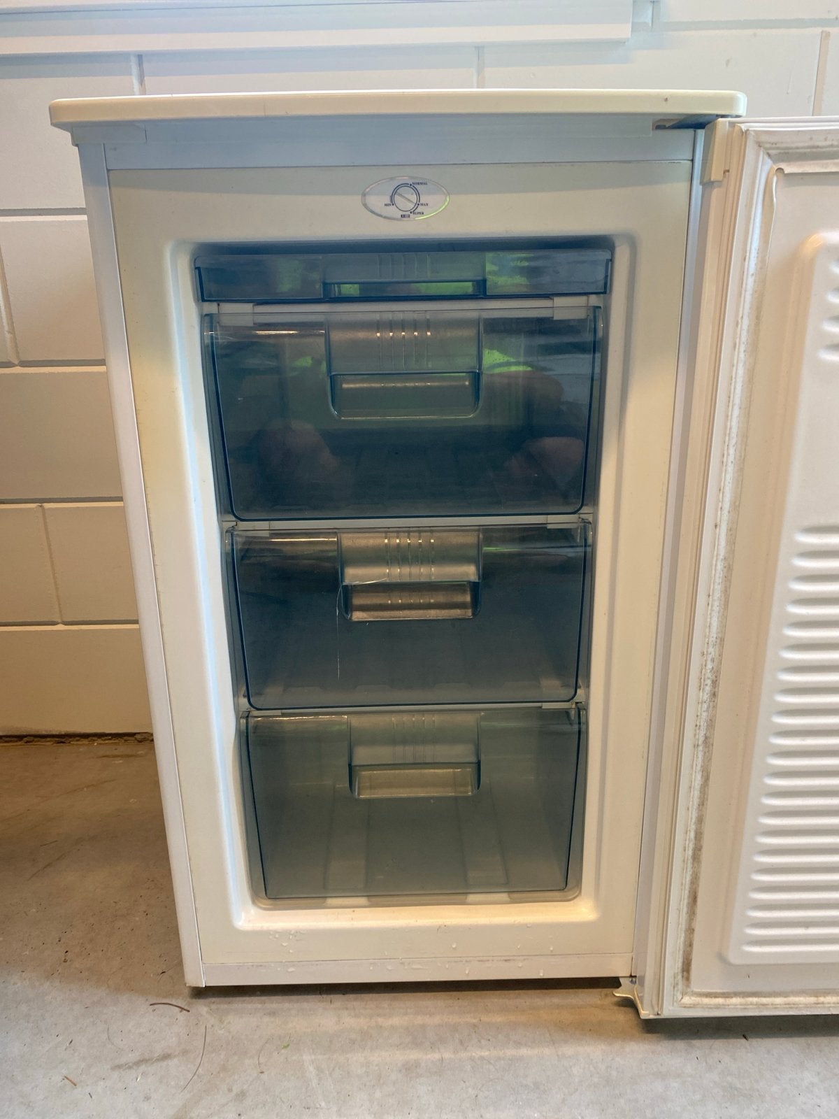 Exquisit Vriezer GS 115A+ - Compacte Vrieskast, Witgoed en Apparatuur, Vriezers en Diepvrieskisten, Vrieskast, Gebruikt, Minder dan 85 cm