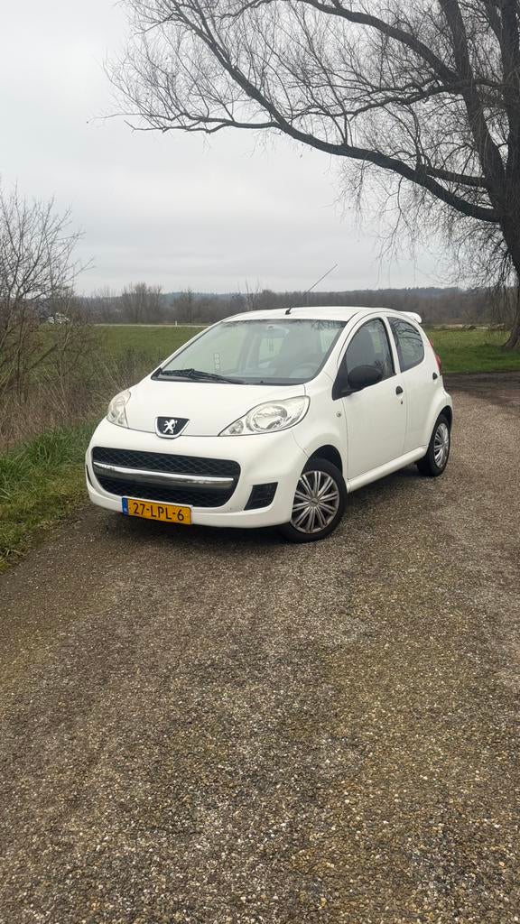 Peugeot 107 – 2010 – 122.000 km – 5-deurs – Apple CarPlay, Voorwielaandrijving, 4 stoelen, Origineel Nederlands, Handgeschakeld