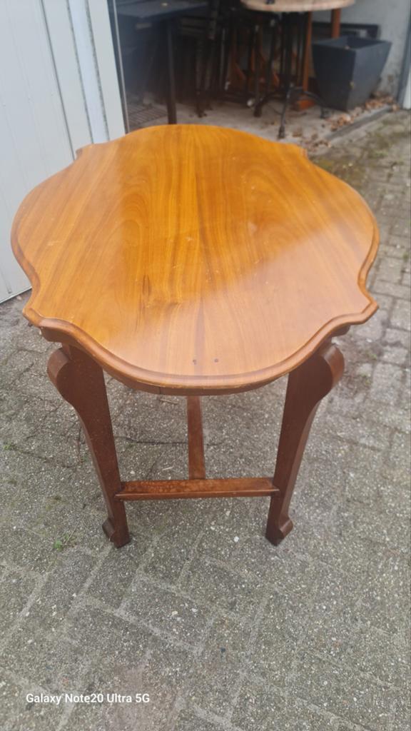 Prachtige Biedermeier tafel met sierlijk model, Verzenden