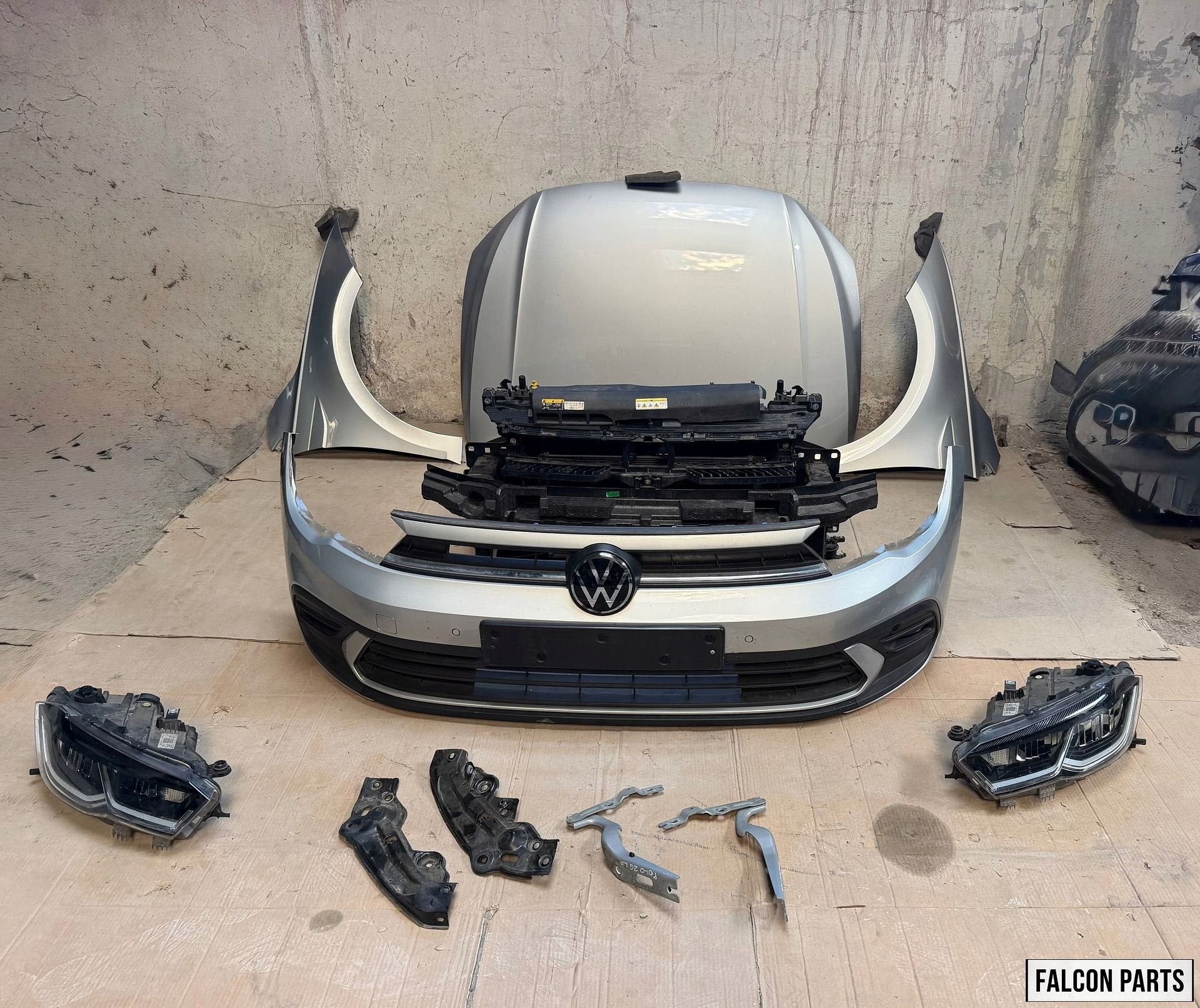 VOLKSWAGEN POLO VI FACELIFT. VOORBUMPER, MOTORKAP, ZIJSCHERM, Gebruikt, -, Volkswagen, -