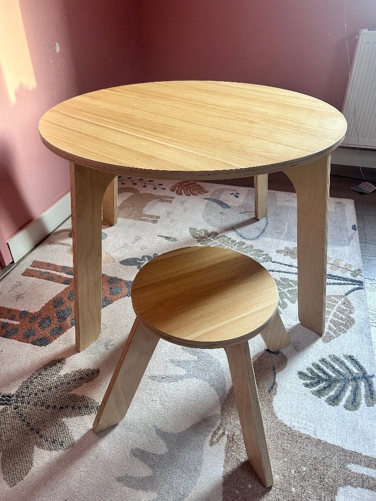 Mooie ronde kindertafel van Heutink met bijpassend krukje., Ophalen, Zo goed als nieuw, Tafel(s)