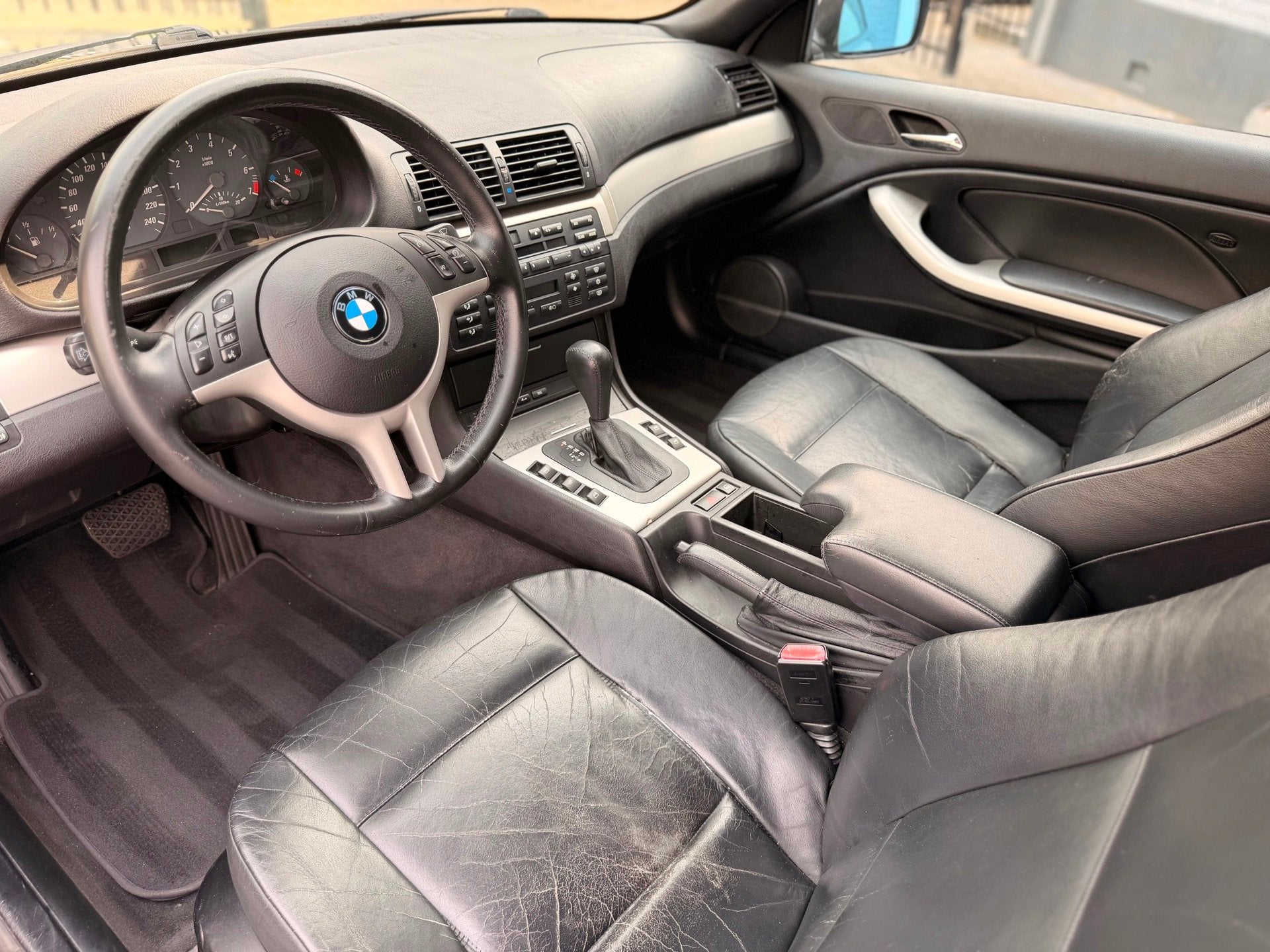 BMW 3-serie Cabrio 318Ci / AUTOMAAT / LEER / STOELVERWARMING, Auto's, BMW, Automaat, 4 cilinders, Cabriolet, 4 stoelen