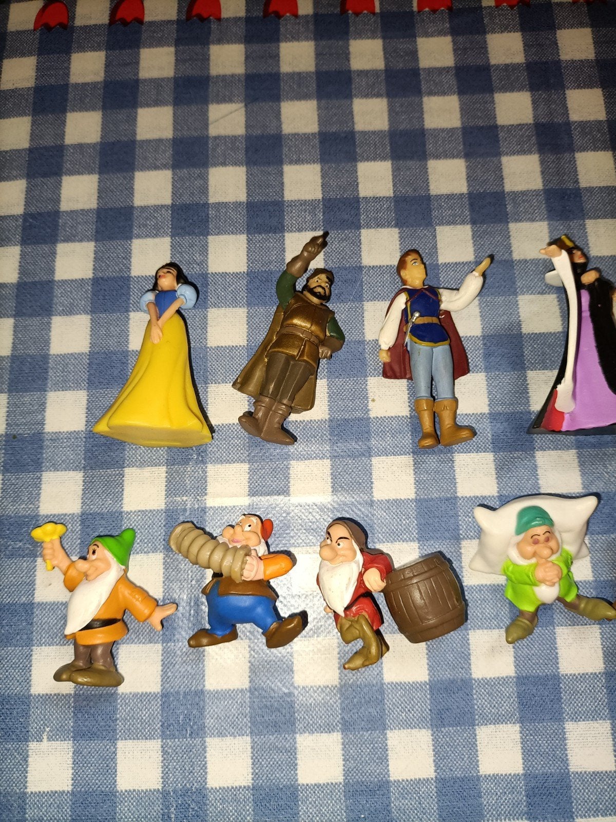 Sneeuwwitje en de 7 dwergen poppetjes complete set, Verzamelen, Ophalen of Verzenden, Zo goed als nieuw