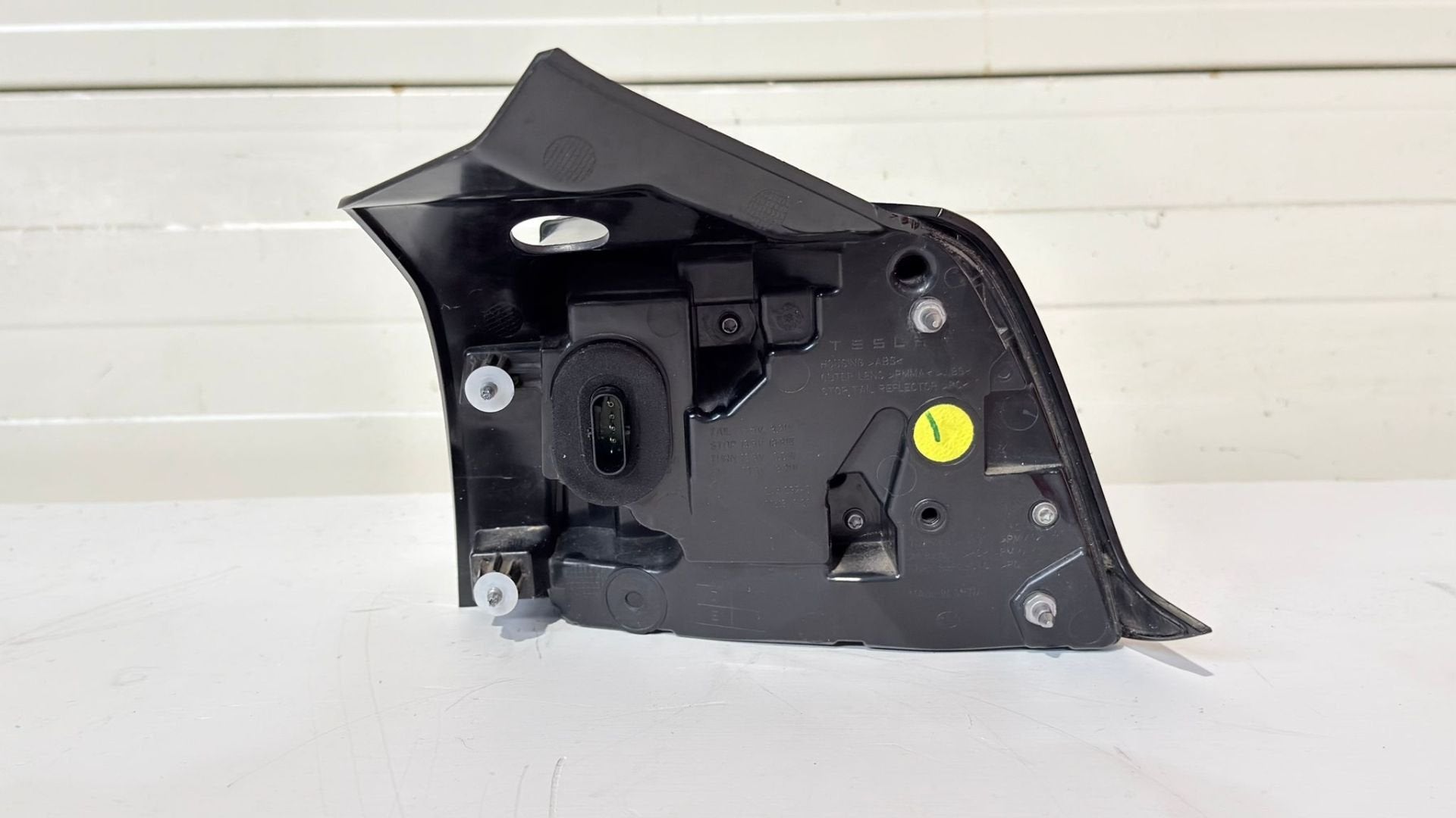 Foto 3 van Tesla Model Y LED linker achterlicht links
