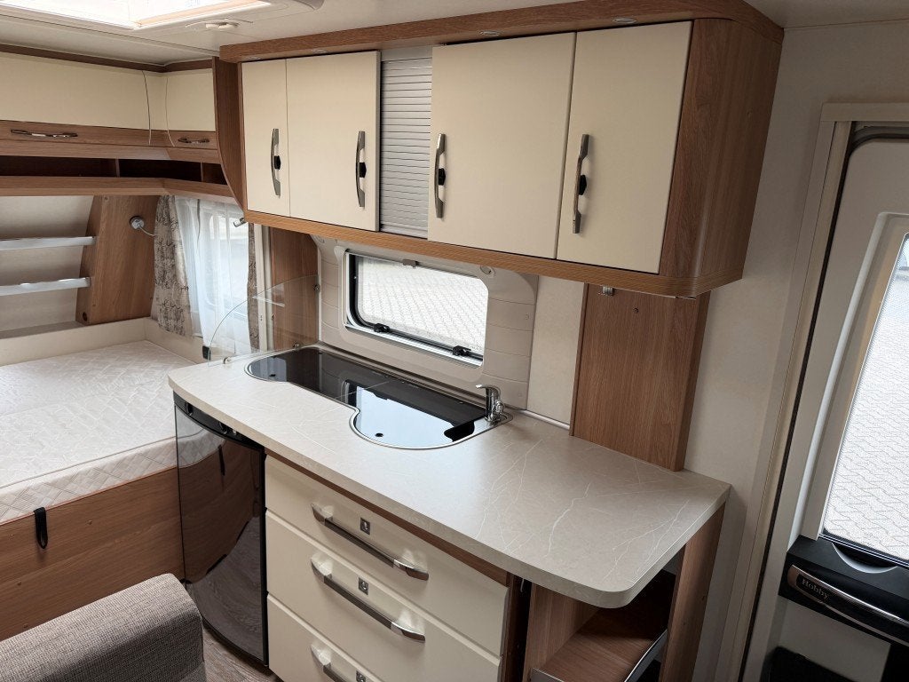 Foto 17 van HOBBY De Luxe 440 SF ’21 (Vastbed 210cm)