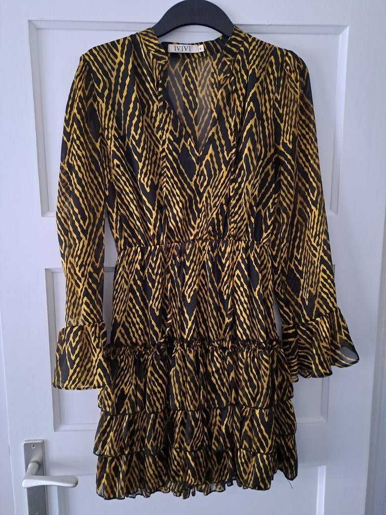 Leuke jurk maat M Ivivi z.g.a.n, Maat 38/40 (M), Geel, Ophalen of Verzenden, Zo goed als nieuw
