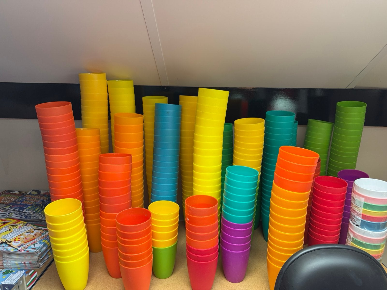 Plastic bekers, Ophalen, Zo goed als nieuw, Feestartikel