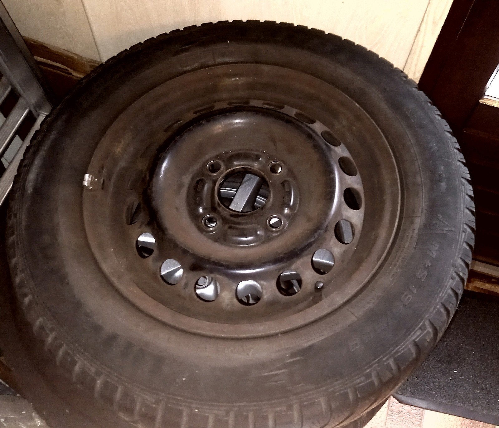 Stalen velg 14 inch met band., Auto diversen, Aanhangwagen-onderdelen, Ophalen of Verzenden