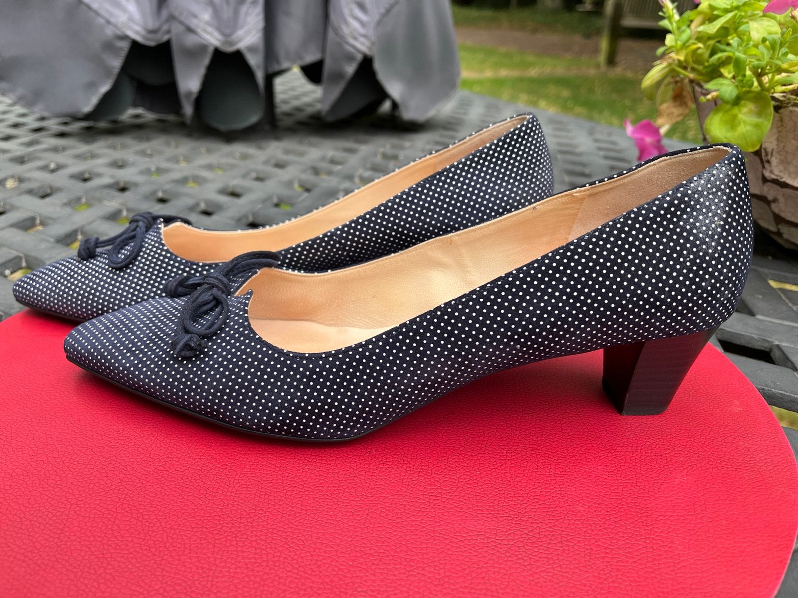 Peter Kaiser pumps schoenen blauw wit maat 42 maat 8  breed, Kleding | Dames, Pumps, Blauw, Ophalen of Verzenden, Zo goed als nieuw