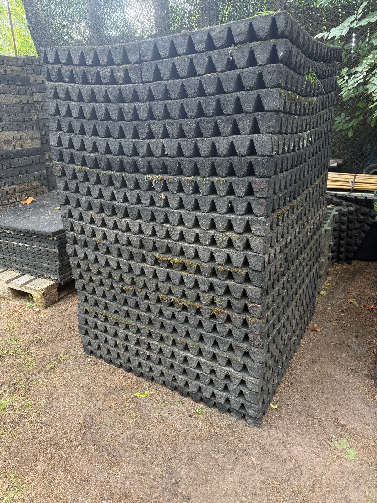 27Rubberen tegels 100x100x6cm - Stal, sportvloer, speeltuin