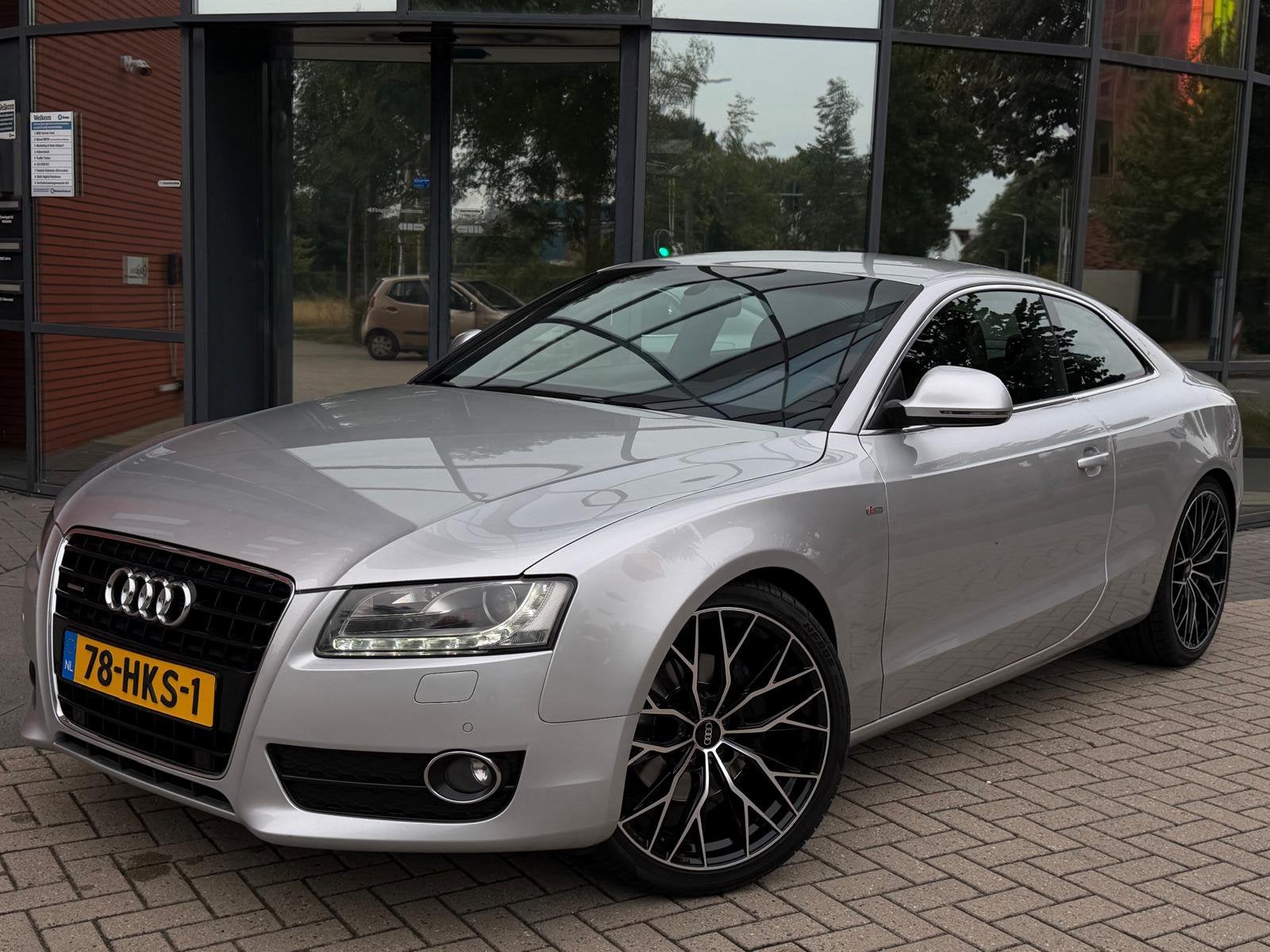 Audi A5 3.2 FSI 195KW Coupe Quattro AUT 2009 Grijs, Auto's, Audi, Automaat, Zwart, Vierwielaandrijving, Particulier