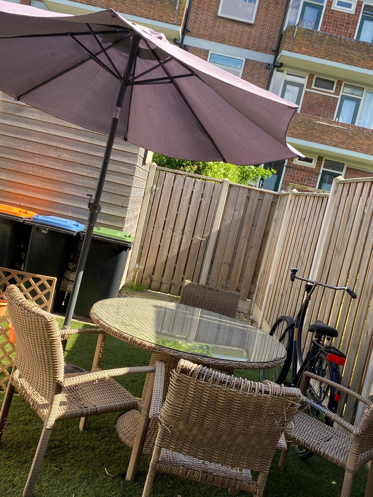 Gratis tuinset met parasol en zitkussens, Tuin en Terras, Ophalen, 4 zitplaatsen, Gebruikt, Eettafel