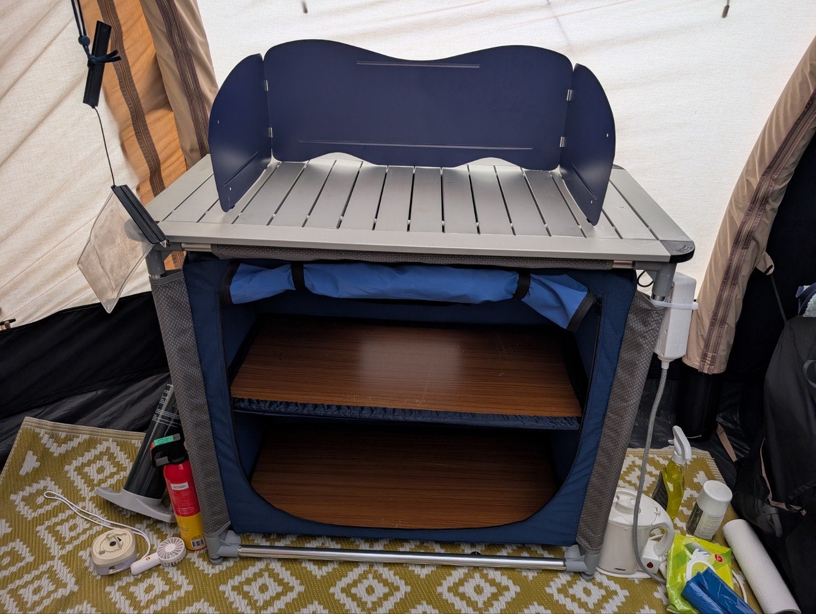 campingkast keukenkast met wind/kookscherm, Ophalen, Gebruikt