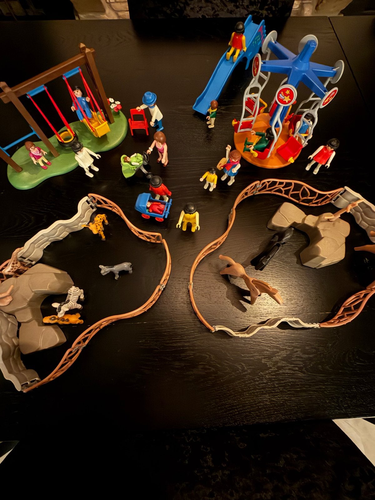 Playmobil speeltuin met draaimolen, poppetjes en beestjes, Gebruikt, Overige typen, City life, Complete set