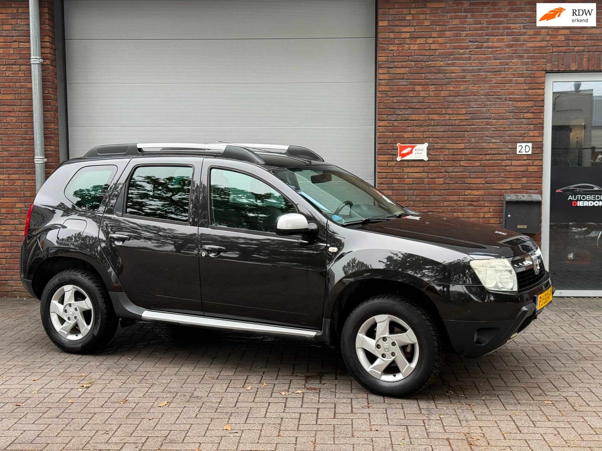 Dacia Duster 1.6 Lauréate 2wd|AIRCO|NIEUWE APK|LEUKE AUTO, Auto's, Voorwielaandrijving, Euro 5, Gebruikt, Zwart