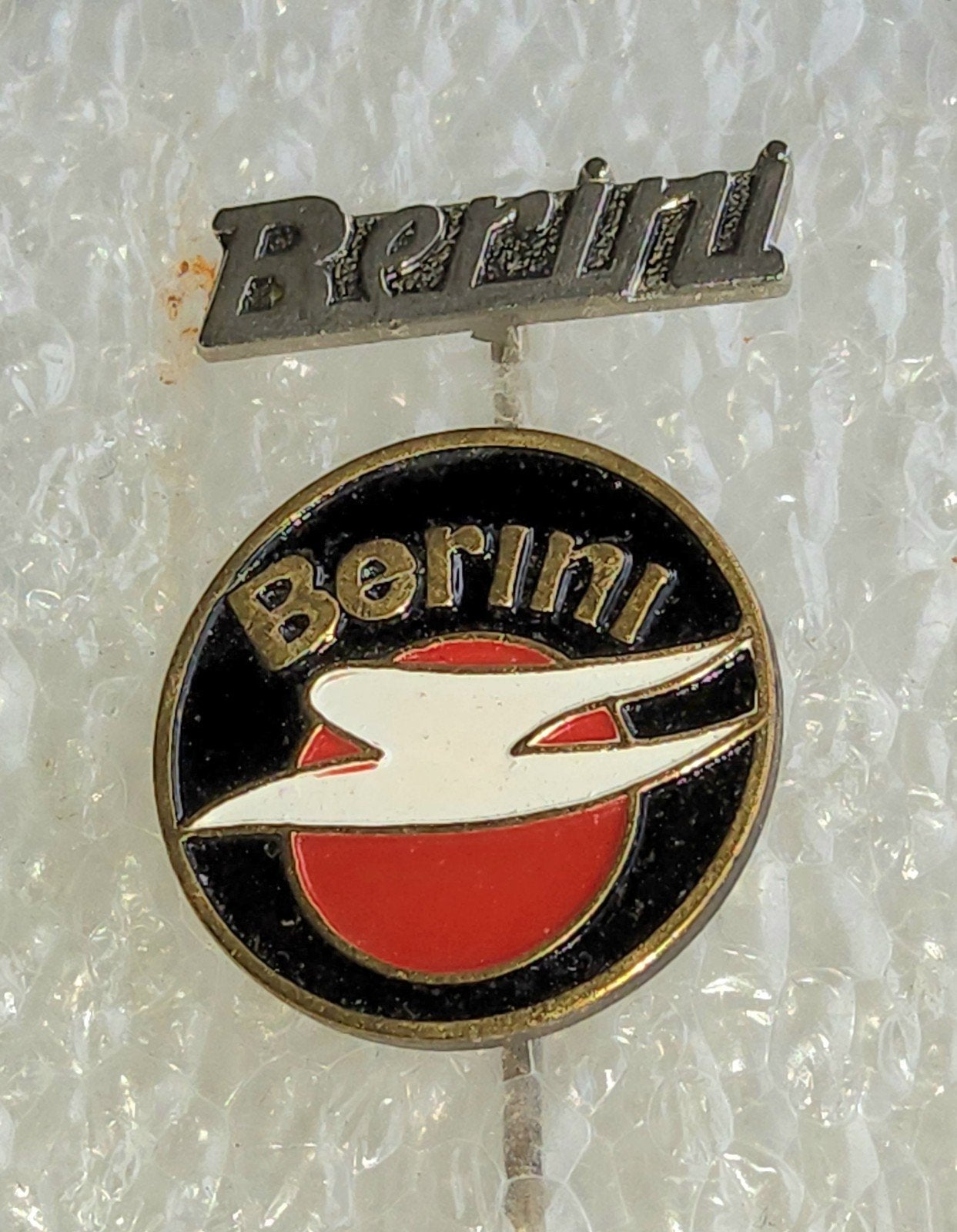 2 Speldjes Berini Bromfiets - Vintage Collectie, Ophalen of Verzenden, Gebruikt, Merk, Speldje of Pin