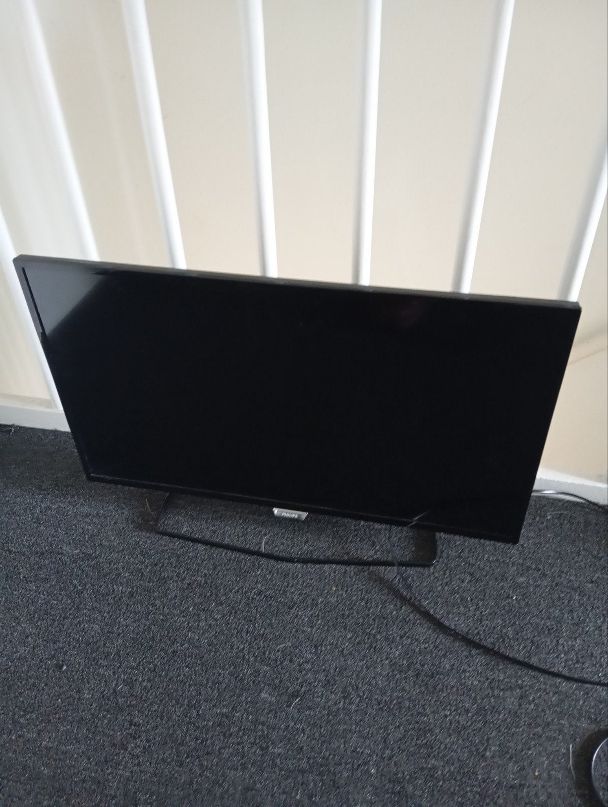 Philips TV 32 inch (32PHT5011/12) - Zonder afstandsbediening, Ophalen